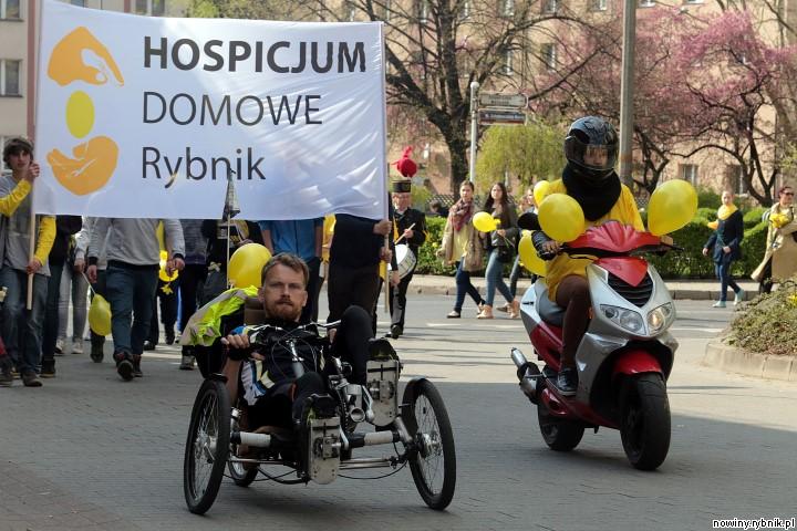 Korowód promował ideę hospicjum w Rybniku / Dominik Gajda