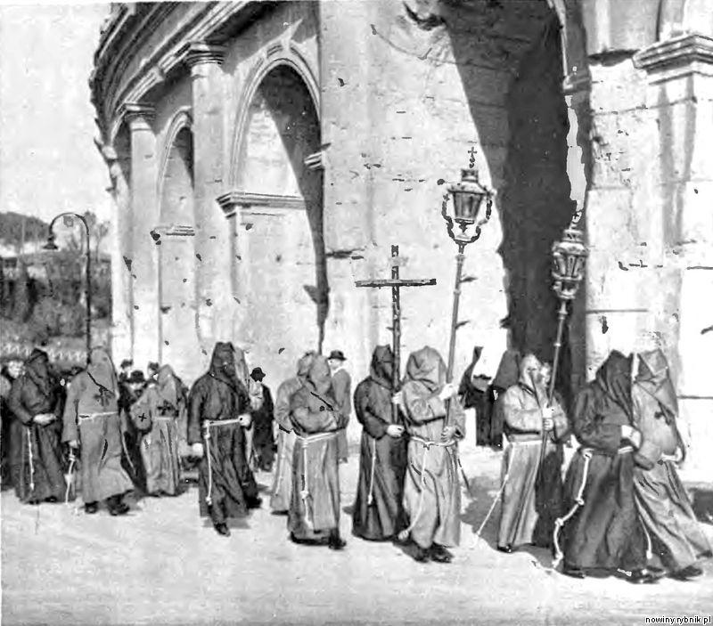 Droga Krzyżowa w rzymskim Koloseum, 1930 rok / Archiwum