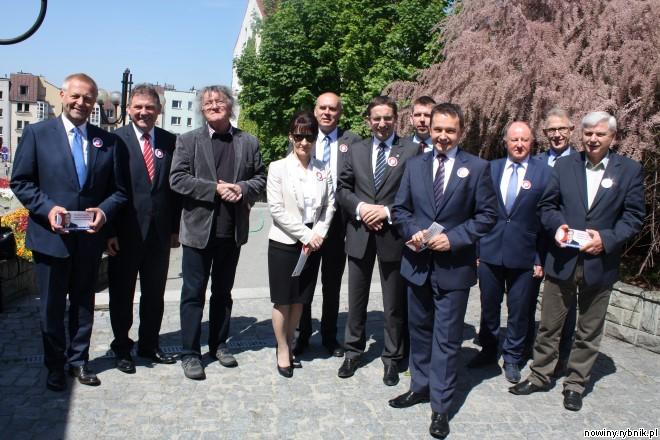 Samorządowcy i politycy PO w czasie poniedziałkowego spotkania w Rybiku / Adrian Karpeta