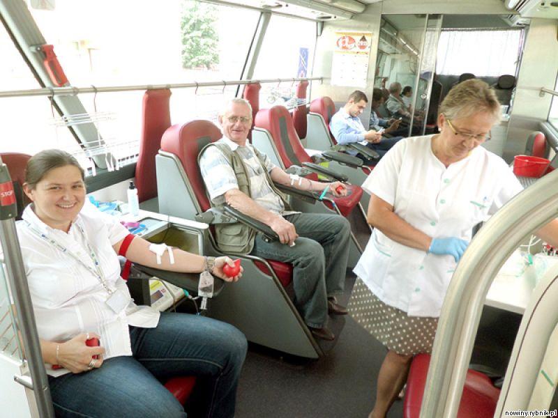 Ambulans RCKiK często wyjeżdża w teren na zbirki krwi / Joanna Romanowska