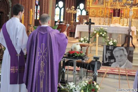 Msza żałobna odbyła się w bazylice / Adrian Karpeta