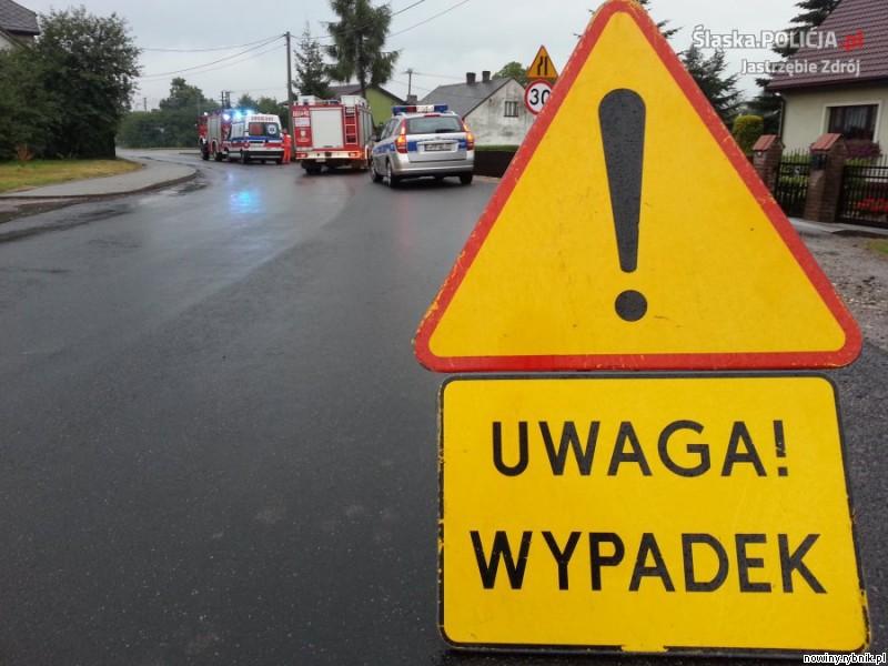 80-latek potrącony przez samochód trafił do szpitala / Policja Jastrzębie