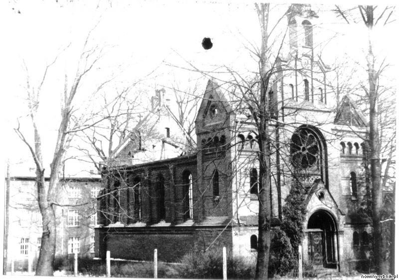 Kaplica w ruinie po drugiej wojnie światowej / ARC