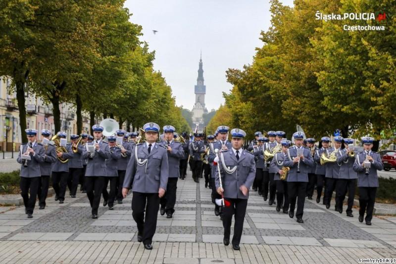 Policyjna orkiestra zagrała na Jasnej Górze / Policja
