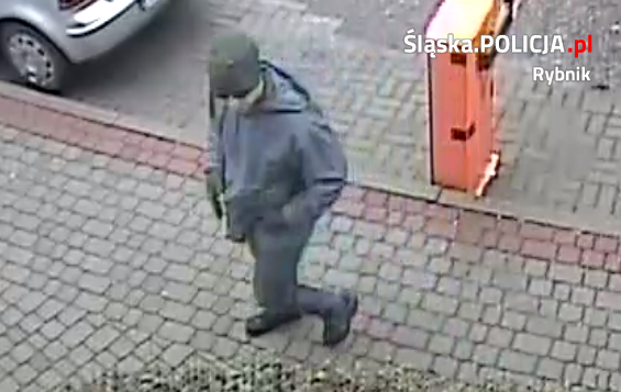 Kto zna tego mężczyznę, podejrzanego o napad na placówkę pocztową w Rybniku / Policja Rybnik