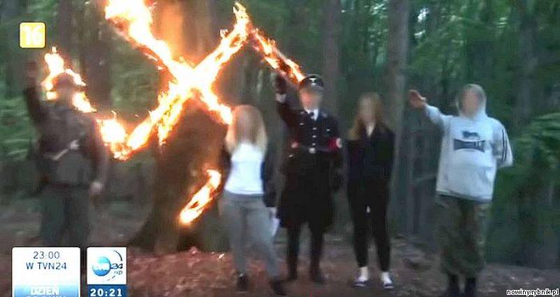 Tak grupka ludzi świętowała urodziny Hitlera w lesie pod Wodzisławiem  / TVN