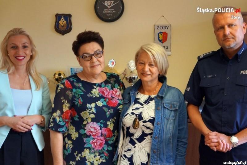 Panie Barbara i Krystyna z Żor zostały nagrodzone za swoją obywatelską postawę / Policja Żory