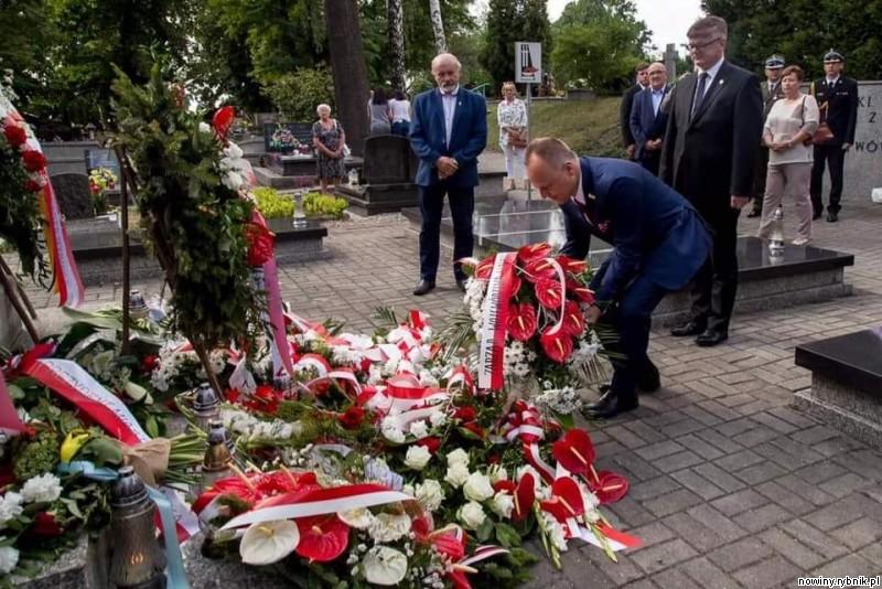 Kwiaty i znicze na grobach powstańców śląskich / Facebook/Czesław Sobierajski