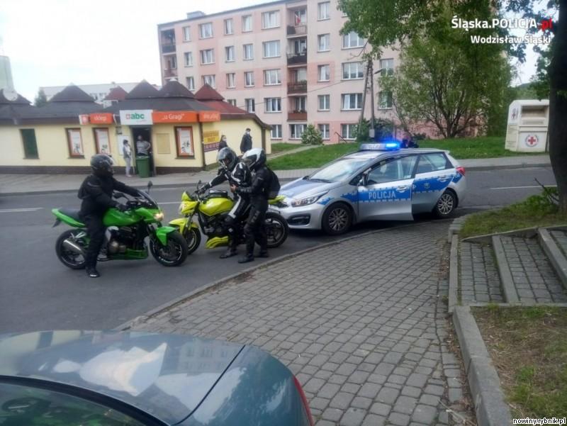 Pijanego kierowcę samochodu zatrzymali motocykliści / Policja Wodzisław