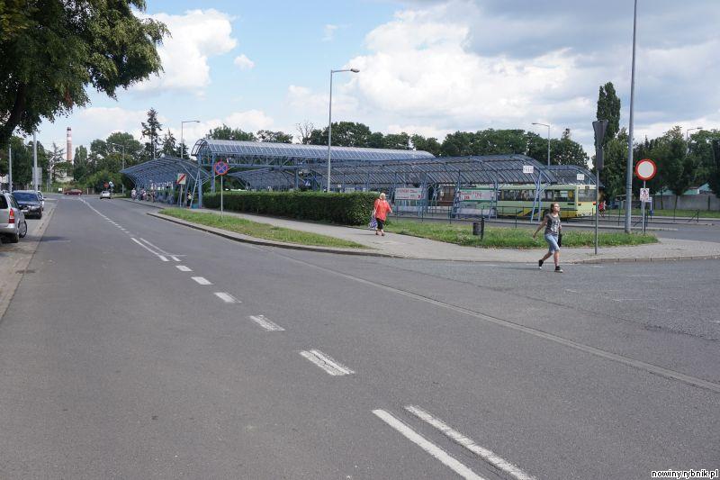 Prawo do bezpłatnych przejazdw autobusami PKS-u będzie przysługiwało mieszkańcom gmin powiatu raciborskiego, ktrzy ukończyli 70 lat / www.raciborz.pl
