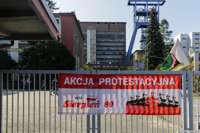 Sytuacja w śląskich kopalniach jest napięta, transparenty w ruchu Jankowice KWK ROW / Dominik Gajda